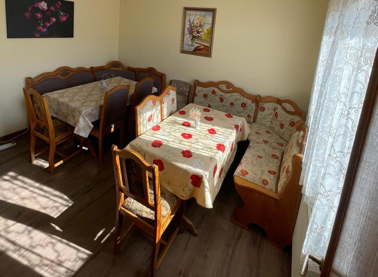 Квітковий Двір Golubinoye Esterno foto